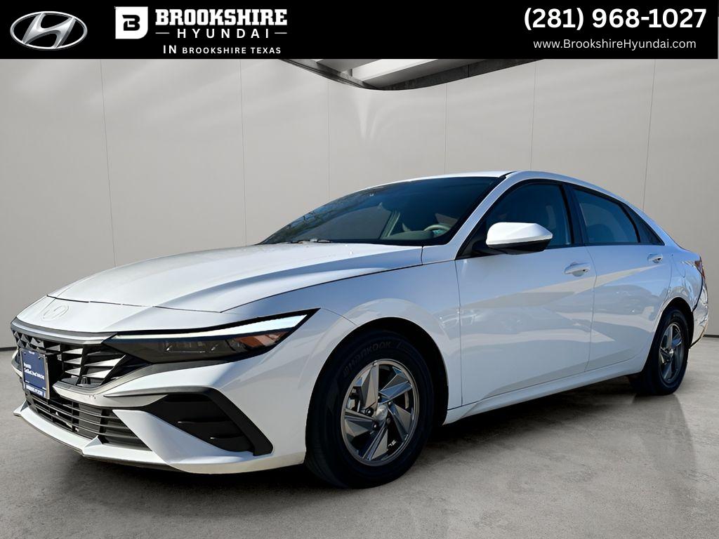 2025 Hyundai Elantra SE FWD