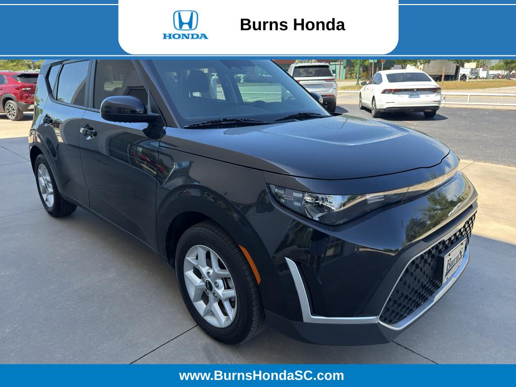 Fusion Black 2024 Kia Soul LX FWD SUV / Crossover Front-Wheel Drive Continuously Variable Transmission