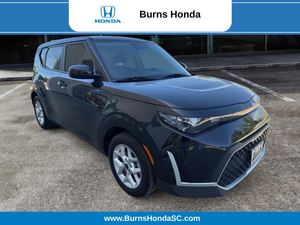 Fusion Black 2024 Kia Soul LX FWD SUV / Crossover Front-Wheel Drive Continuously Variable Transmission