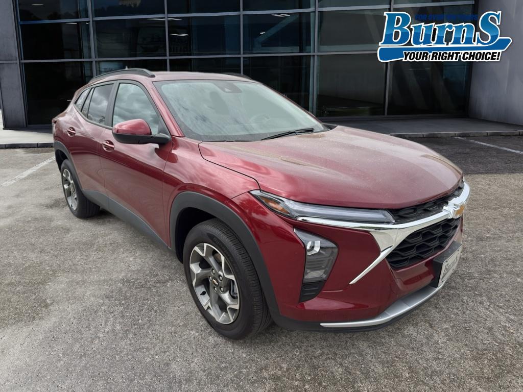 Red (Crimson Metallic) 2025 Chevrolet Trax LT FWD SUV / Crossover Front-Wheel Drive 6-Speed Automatic