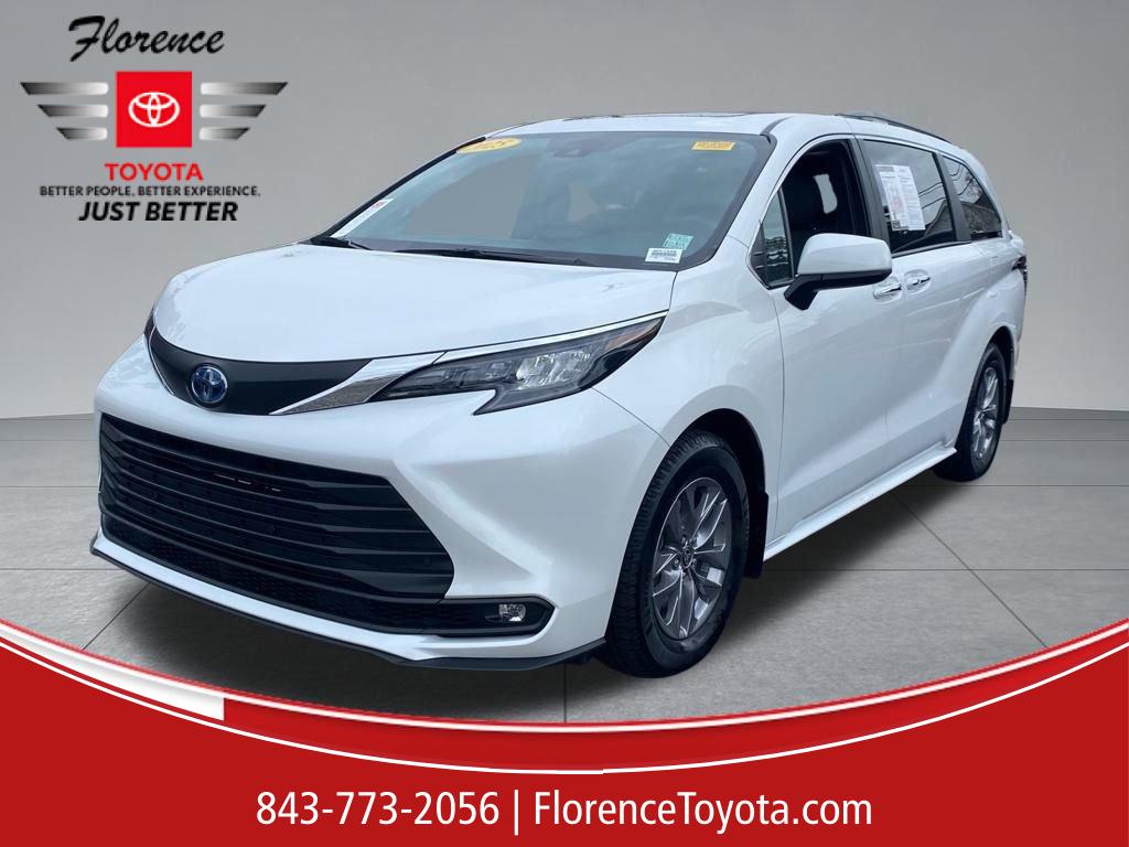 2025 Toyota Sienna XLE 7-Passenger FWD