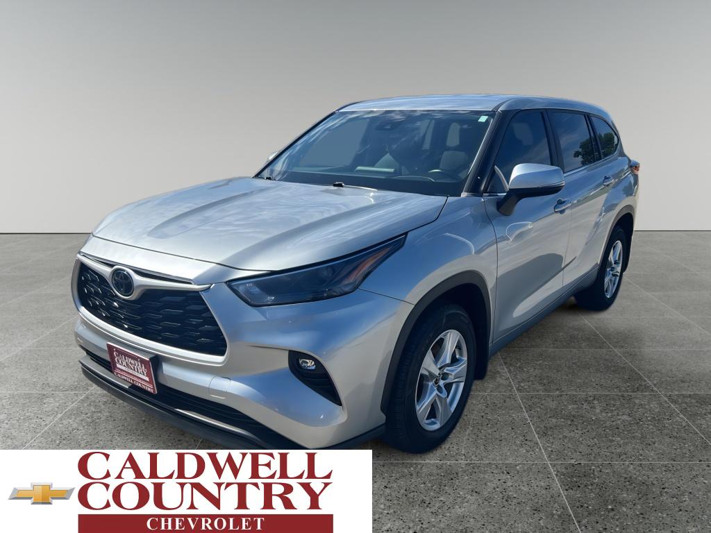 Celestial Silver Metallic 2023 Toyota Highlander LE FWD SUV / Crossover Front-Wheel Drive 8-Speed Automatic