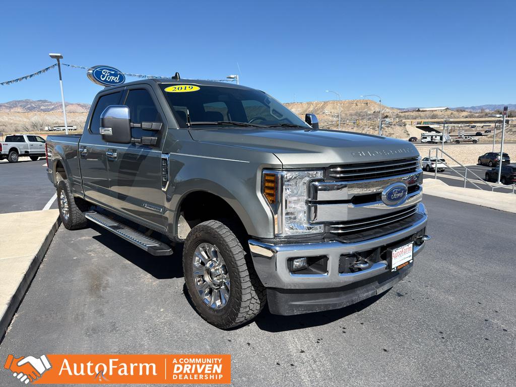 2019 Ford F-250 Super Duty Lariat Crew Cab 4WD