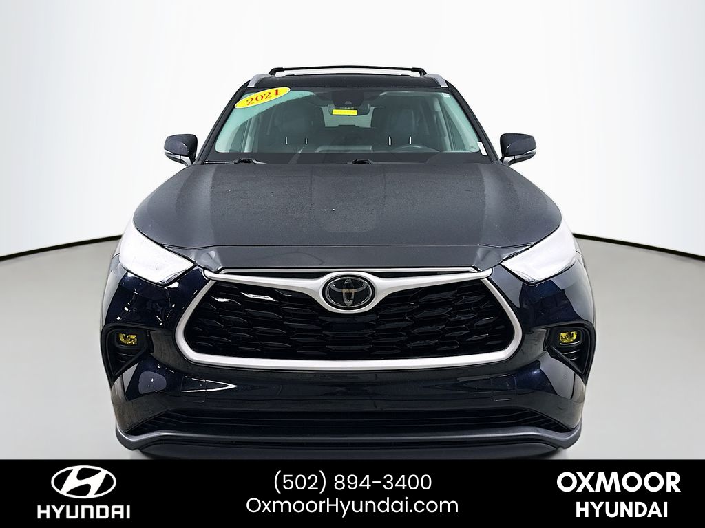 Used 2021 Toyota Highlander XLE with VIN 5TDGZRAH1MS515072 for sale in Louisville, KY