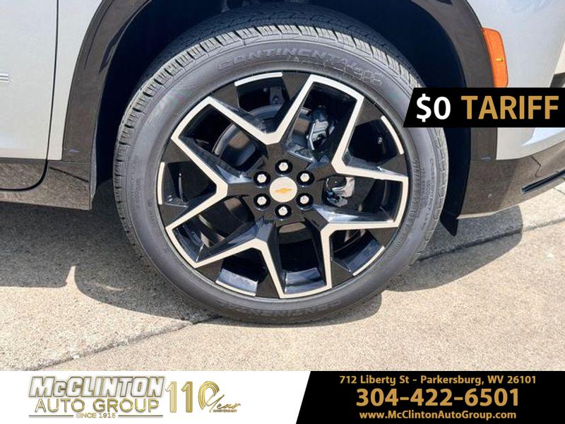 2025 Sterling Gray Metallic Chevrolet Traverse AWD High Country AWD SUV