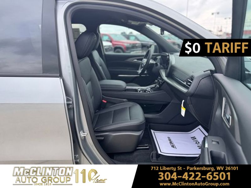 2025 Sterling Gray Metallic Chevrolet Traverse AWD LT AWD SUV