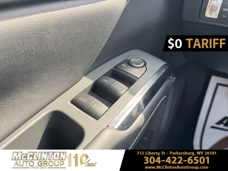 2025 Summit White Chevrolet Traverse AWD LT AWD SUV