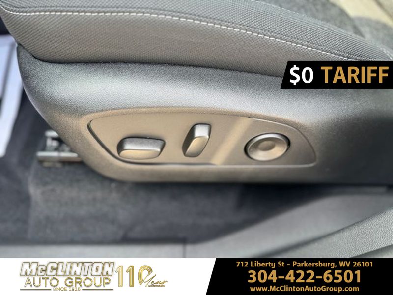 2025 Summit White Chevrolet Traverse AWD LT AWD SUV