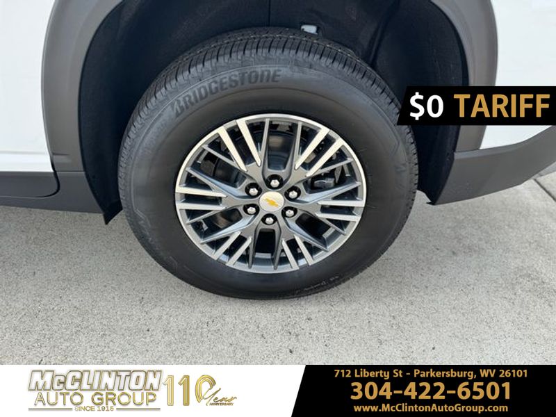 2025 Summit White Chevrolet Traverse AWD LT AWD SUV