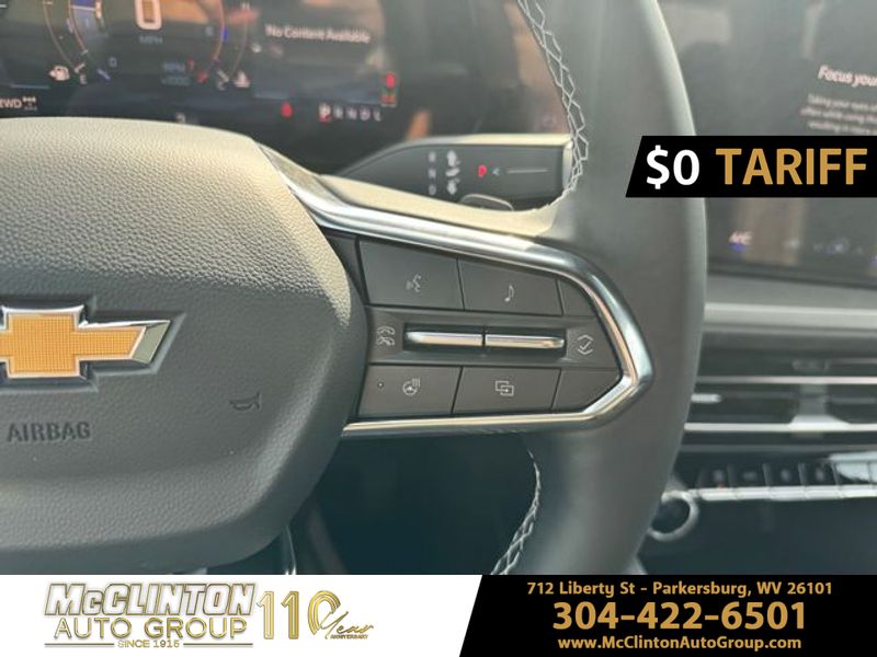 2025 Summit White Chevrolet Traverse AWD LT AWD SUV