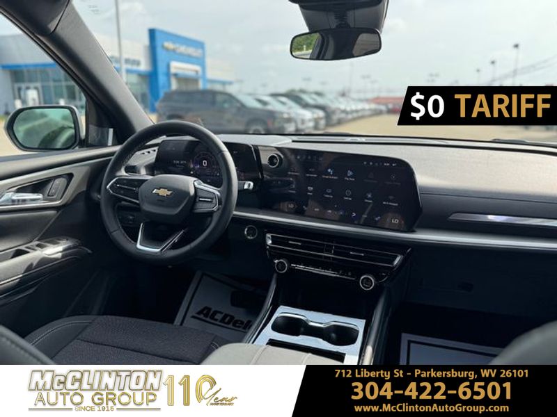 2025 Summit White Chevrolet Traverse FWD LT FWD SUV