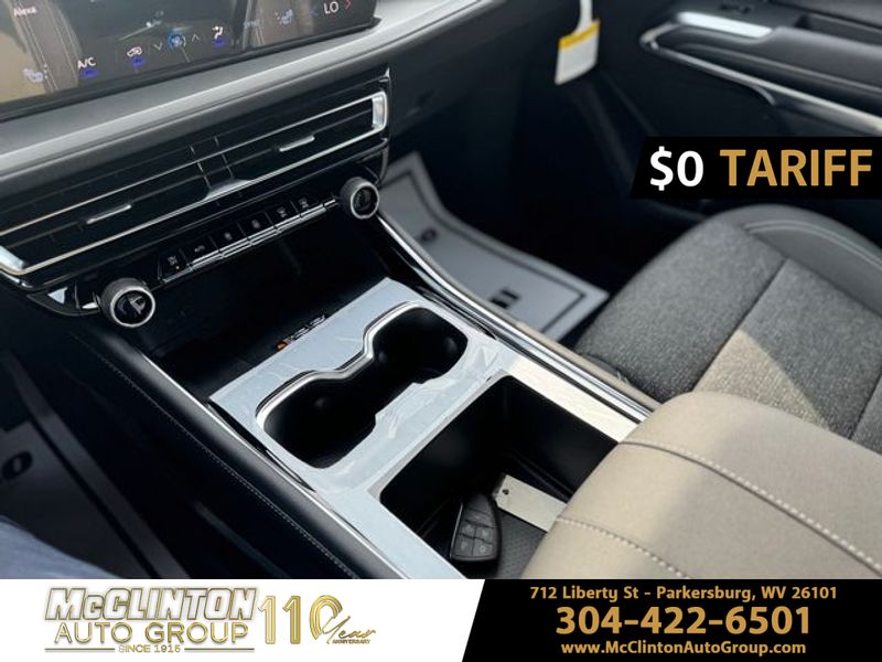 2025 Summit White Chevrolet Traverse FWD LT FWD SUV