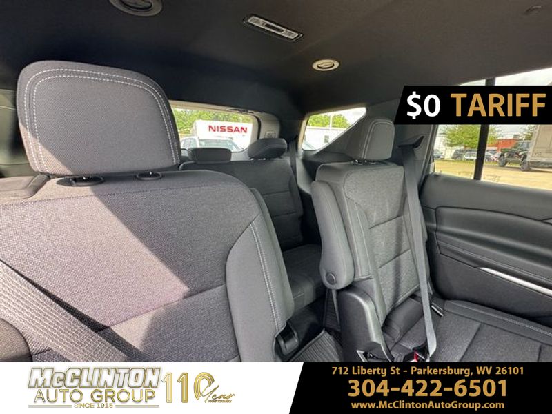 2025 Summit White Chevrolet Traverse FWD LT FWD SUV
