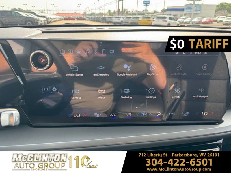 2025 Summit White Chevrolet Traverse FWD LT FWD SUV