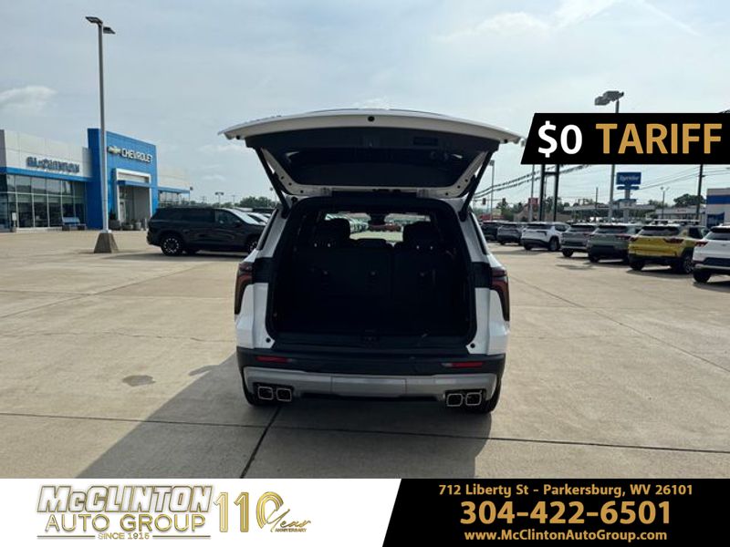 2025 Summit White Chevrolet Traverse FWD LT FWD SUV