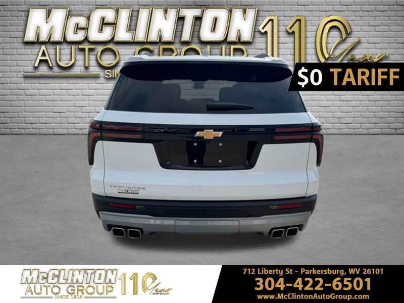 2025 Summit White Chevrolet Traverse FWD LT FWD SUV