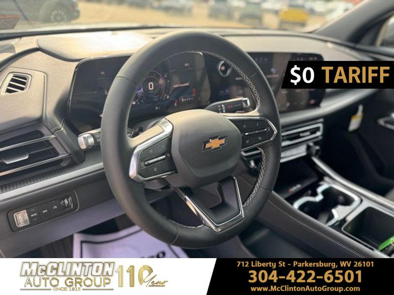 2025 Sterling Gray Metallic Chevrolet Traverse AWD LT AWD SUV