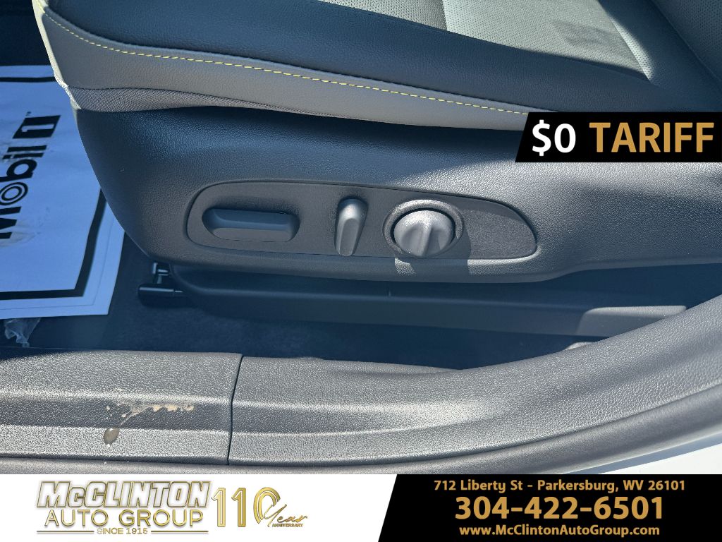 2025 Summit White Chevrolet Trax ACTIV FWD SUV