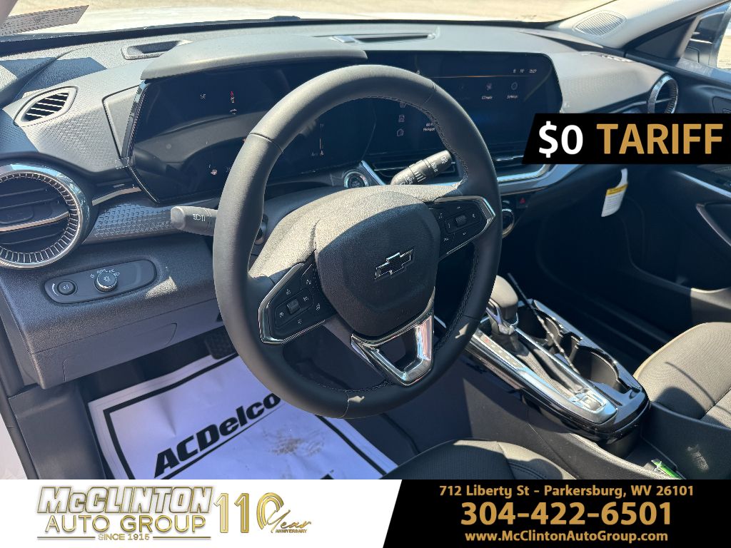 2025 Summit White Chevrolet Trax ACTIV FWD SUV