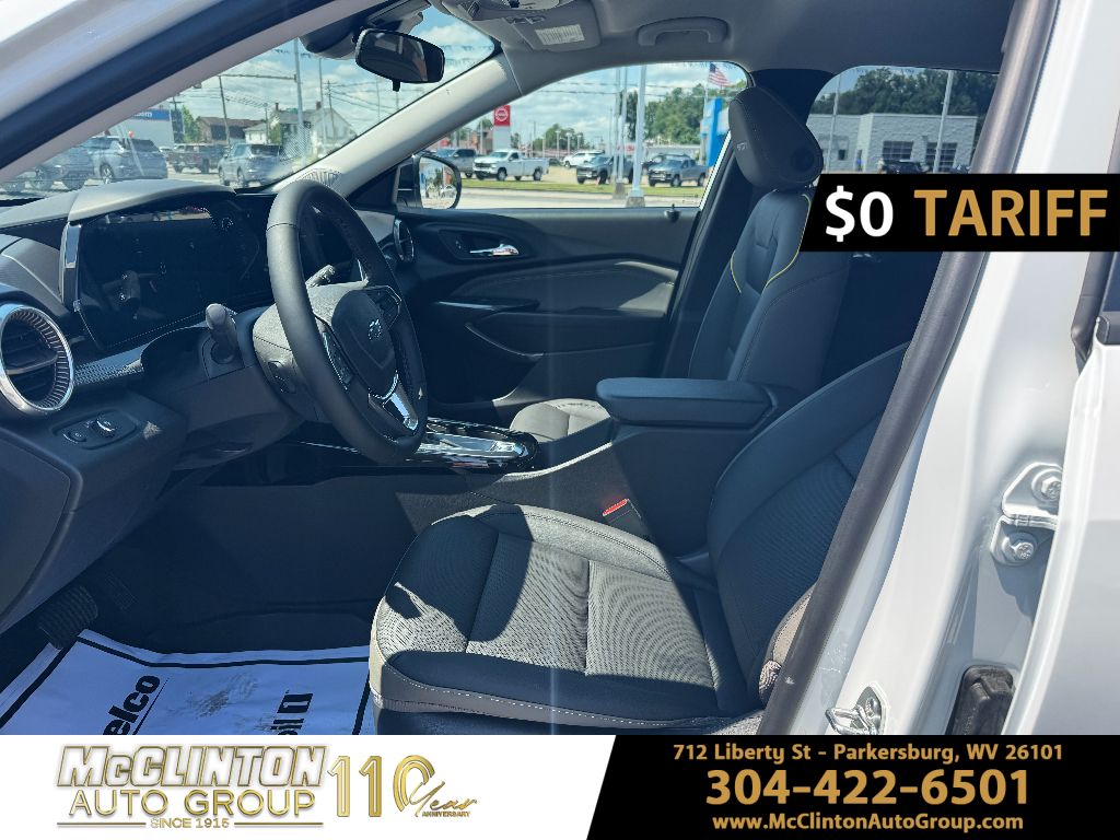 2025 Summit White Chevrolet Trax ACTIV FWD SUV