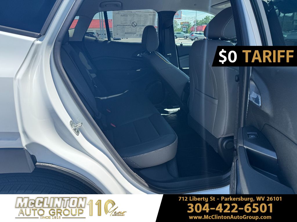 2025 Summit White Chevrolet Trax ACTIV FWD SUV