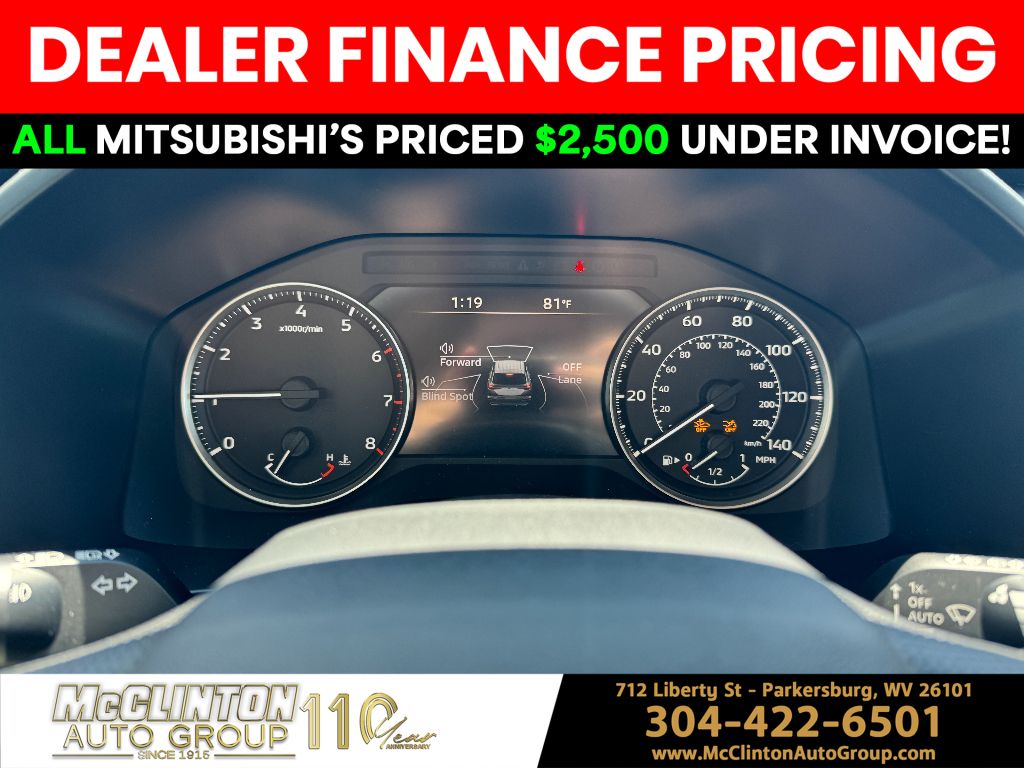 2025 White Diamond Mitsubishi Outlander Trail Edition 4X4