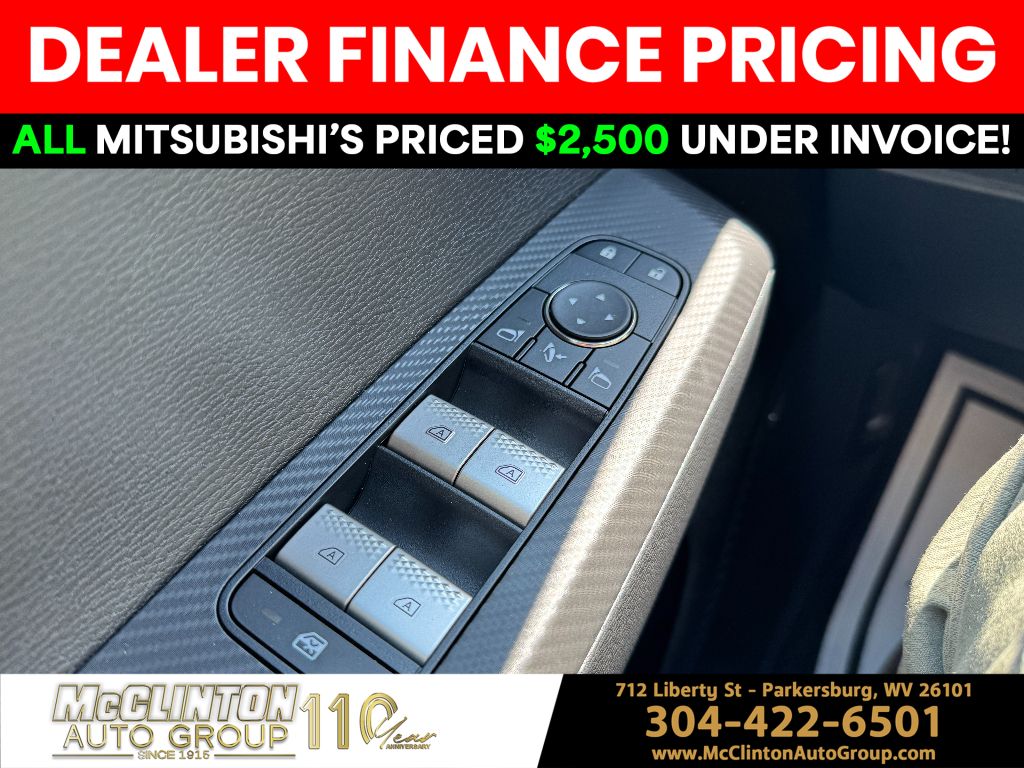 2025 White Diamond Mitsubishi Outlander Trail Edition 4X4