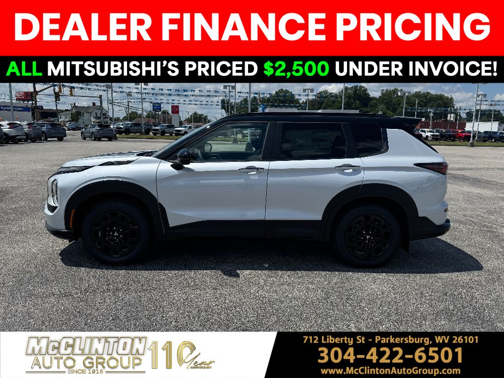 2025 White Diamond Mitsubishi Outlander Trail Edition 4X4