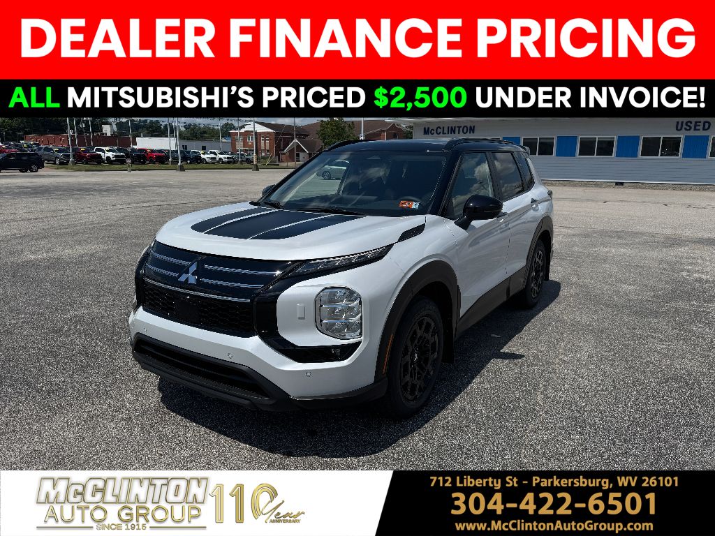 2025 White Diamond Mitsubishi Outlander Trail Edition 4X4
