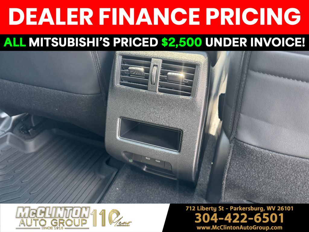 2025 White Diamond Mitsubishi Outlander Trail Edition 4X4
