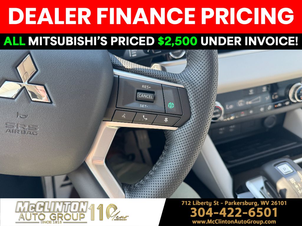 2025 Black Diamond/Alloy Silver Roof Mitsubishi Outlander Platinum Edition 4X4