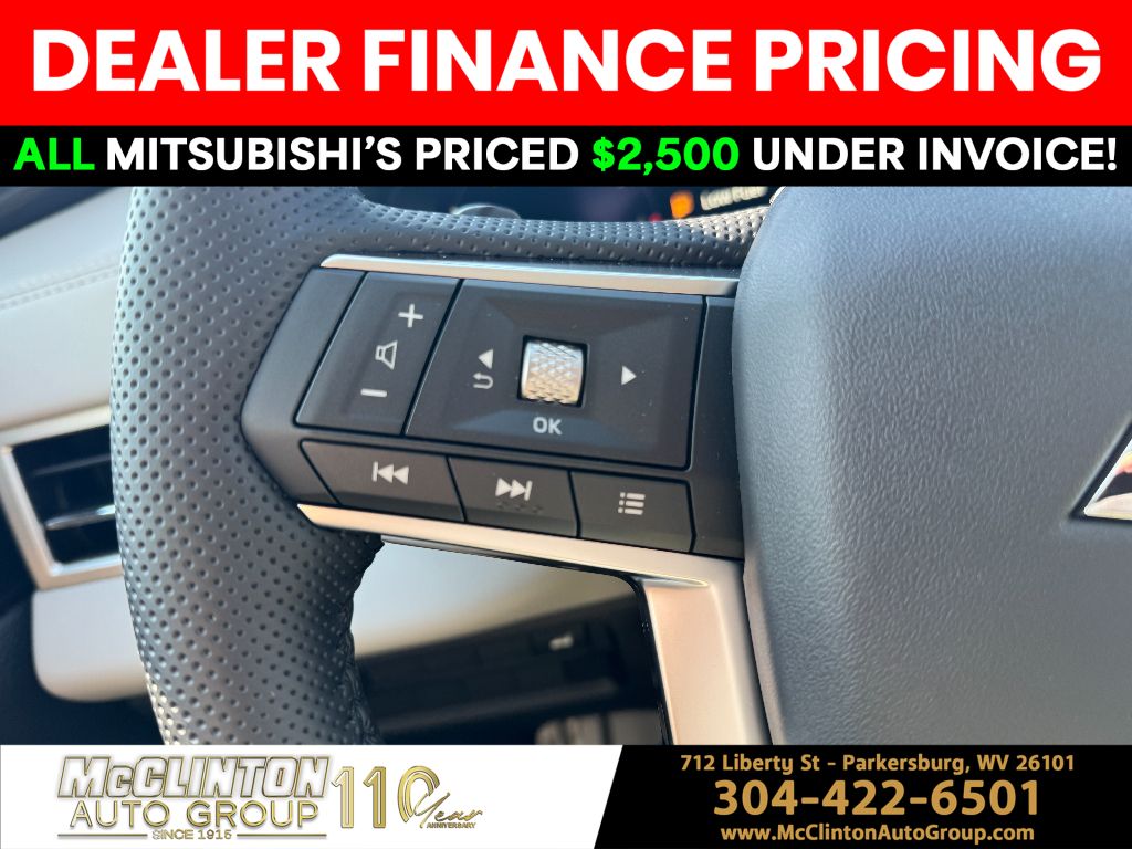 2025 Black Diamond/Alloy Silver Roof Mitsubishi Outlander Platinum Edition 4X4