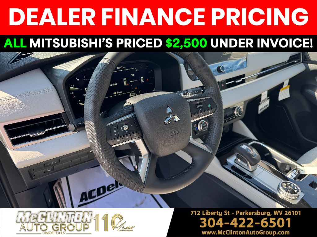 2025 Black Diamond/Alloy Silver Roof Mitsubishi Outlander Platinum Edition 4X4