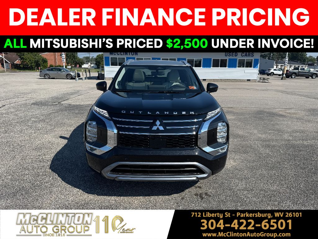 2025 Black Diamond/Alloy Silver Roof Mitsubishi Outlander Platinum Edition 4X4