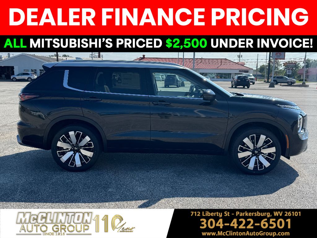 2025 Black Diamond/Alloy Silver Roof Mitsubishi Outlander Platinum Edition 4X4