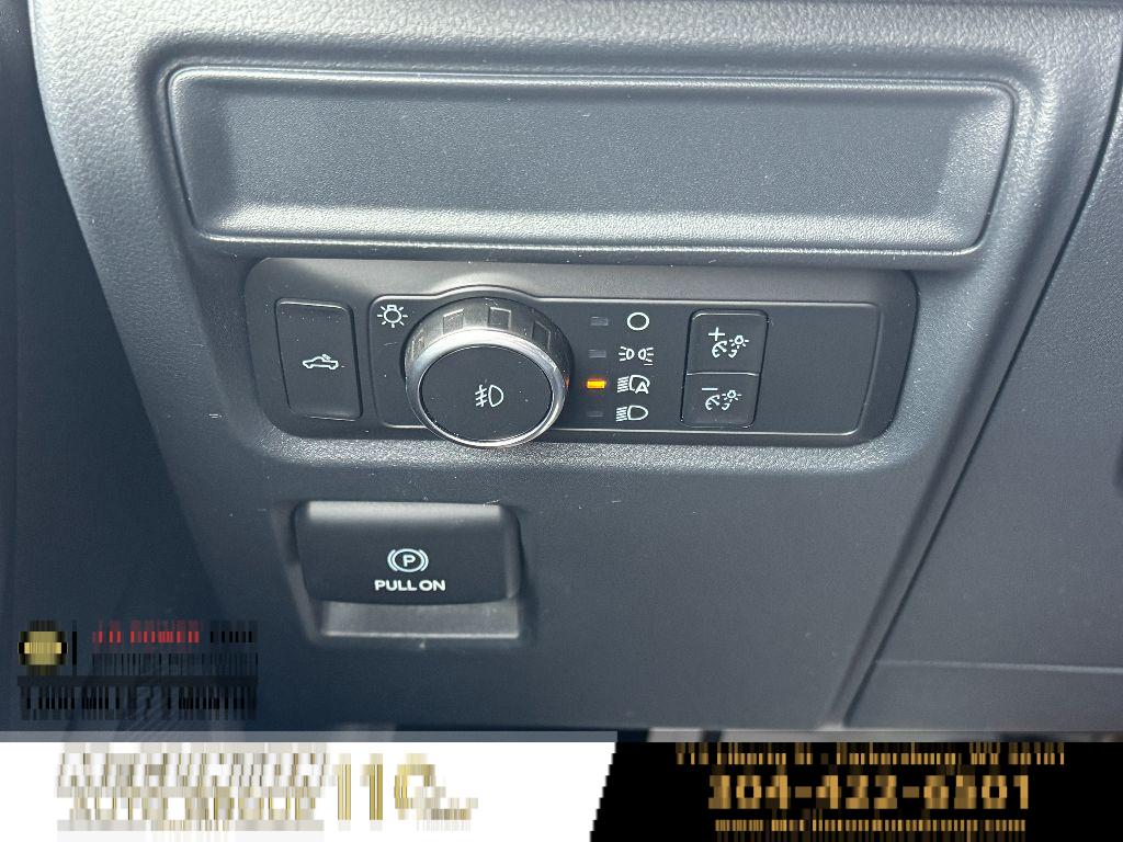 2022 Oxford White Ford F-150 XL 4X4 Truck
