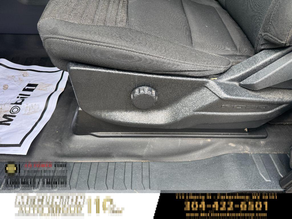 2022 Oxford White Ford F-150 XL 4X4 Truck