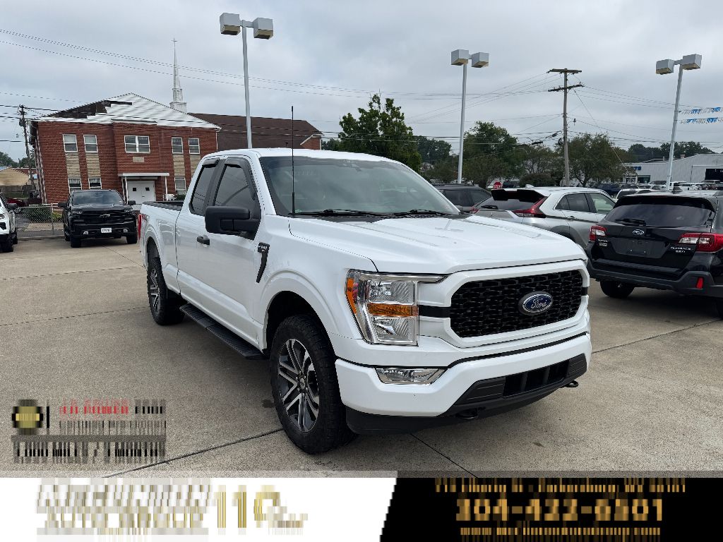2022 Oxford White Ford F-150 XL 4X4 Truck