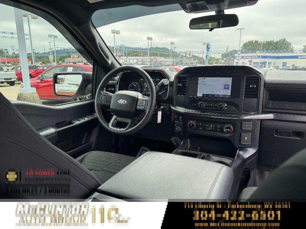 2022 Oxford White Ford F-150 XL 4X4 Truck