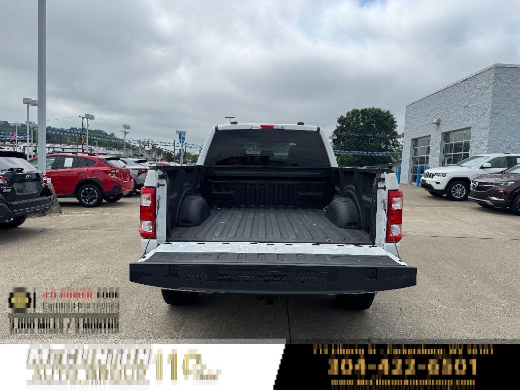 2022 Oxford White Ford F-150 XL 4X4 Truck