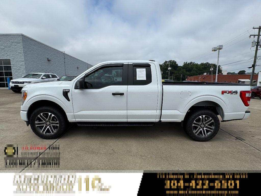 2022 Oxford White Ford F-150 XL 4X4 Truck