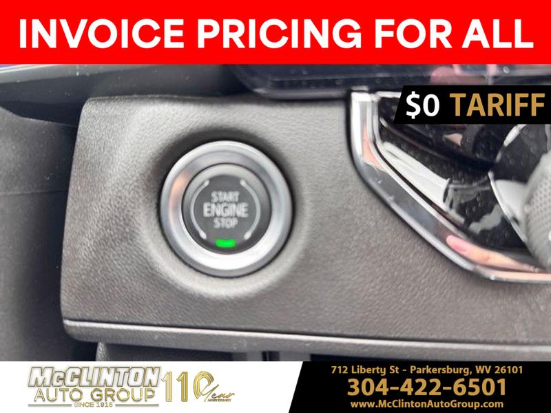 2025 Summit White Chevrolet Colorado 4WD Trail Boss 4X4 Truck