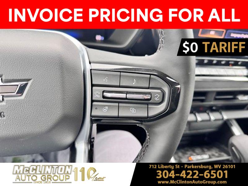 2025 Summit White Chevrolet Colorado 4WD Trail Boss 4X4 Truck