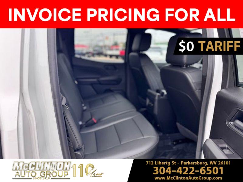 2025 Summit White Chevrolet Colorado 4WD Trail Boss 4X4 Truck
