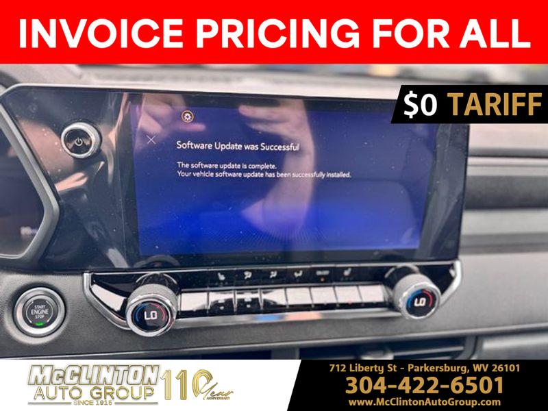 2025 Summit White Chevrolet Colorado 4WD Trail Boss 4X4 Truck
