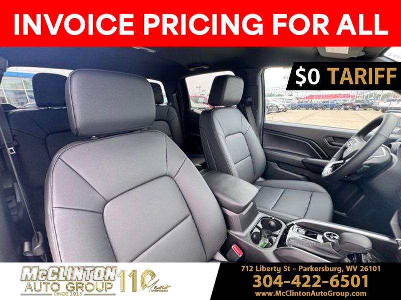 2025 Summit White Chevrolet Colorado 4WD Trail Boss 4X4 Truck