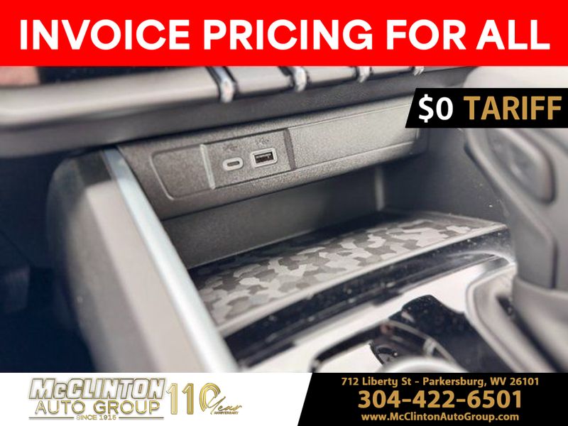2025 Sterling Gray Metallic Chevrolet Colorado 4WD Trail Boss 4X4 Truck