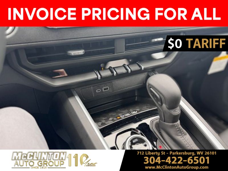 2025 Sterling Gray Metallic Chevrolet Colorado 4WD Trail Boss 4X4 Truck