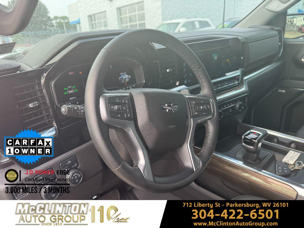 2024 Summit White Chevrolet Silverado 1500 LT Trail Boss 4X4 Truck
