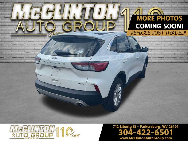2021 Star White Metallic Tri-Coat Ford Escape SE AWD SUV